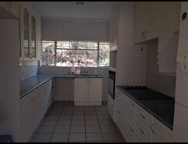 3 BEDROOM APARTMENT FOR SALE IN FLORIDA HILLS